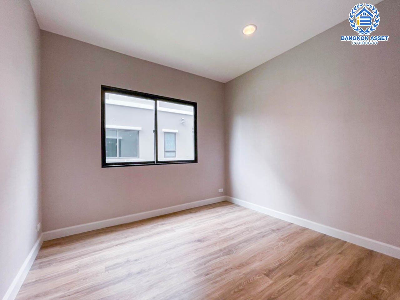 *****บ้านเดี่ยวมือสอง ย่านนนทบุรี ม.เพฟ ปิ่นเกล้า-ศาลายา หลังมุม เนื้อที่กว้างขวางมากถึง 71.8 ตร.ว. ฟังก์ชัน 5 ห้องนอน 3 ห้องน้ำ ที่จอดรถ 2 คัน บ้านสวย พร้อมเข้าอยู่ได้ทันที บนทำเลแห่งการเดินทาง เชื่อมต่อได้หลายเส้นทาง ใกล้รถไฟฟ้าสายสีแดงอ่อน "สถานีศาลายา"